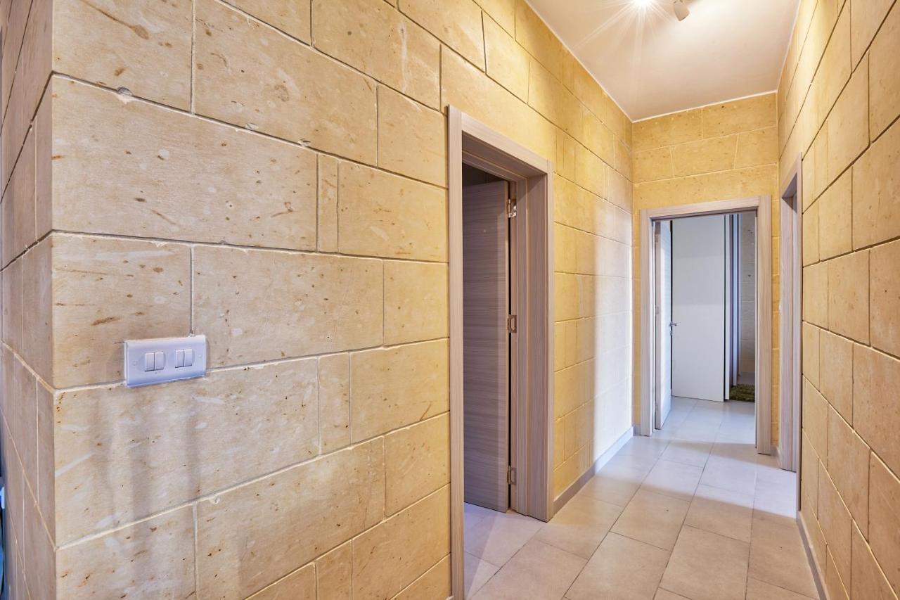 Summer Fields Penthouse With Amazing Views Apartamento Sannat Exterior foto