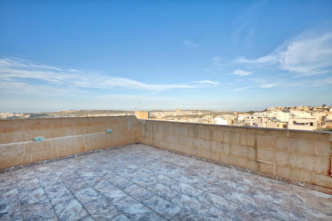 Summer Fields Penthouse With Amazing Views Apartamento Sannat Exterior foto