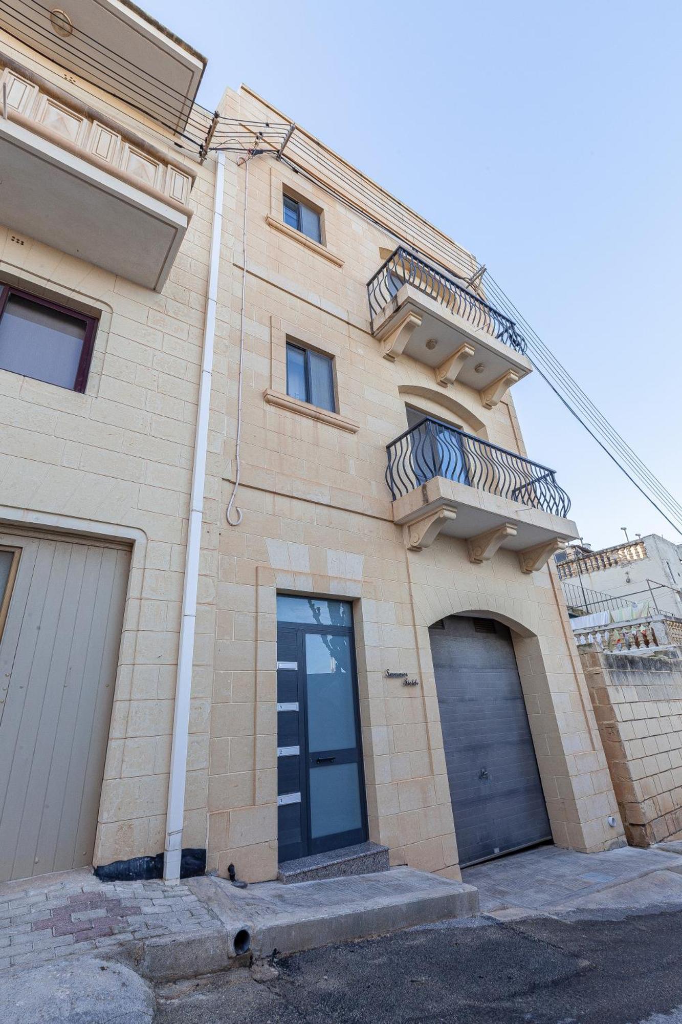 Summer Fields Penthouse With Amazing Views Apartamento Sannat Exterior foto